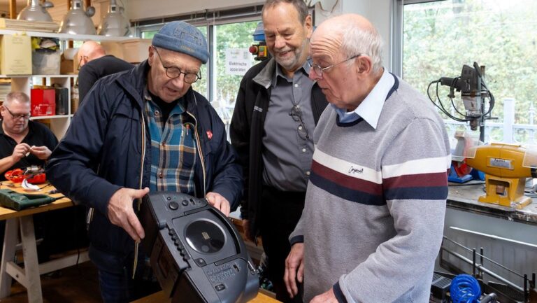 Repaircafé — rommel-en-vlooienmarkt in Boxtel
